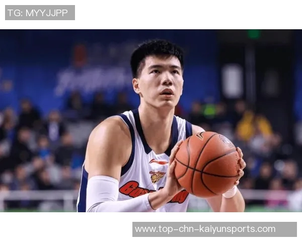 篮球明星分享成长经历与成功秘诀激励年轻球员追逐梦想的精彩演讲